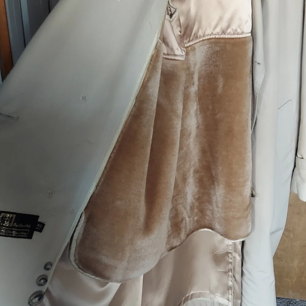 Trenchcoat Raincoat - Picture 7 of 14